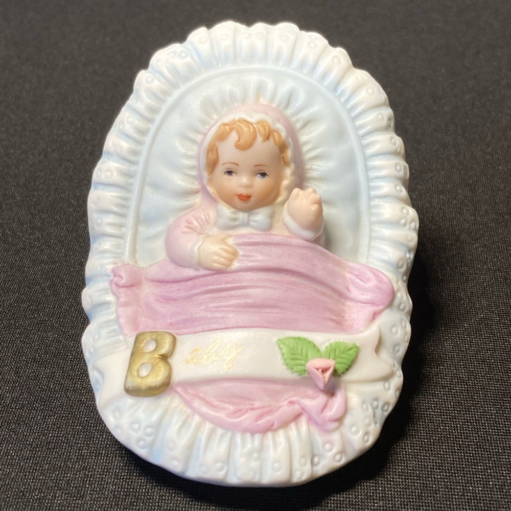 Enesco Woven Basket Design Figurine Base